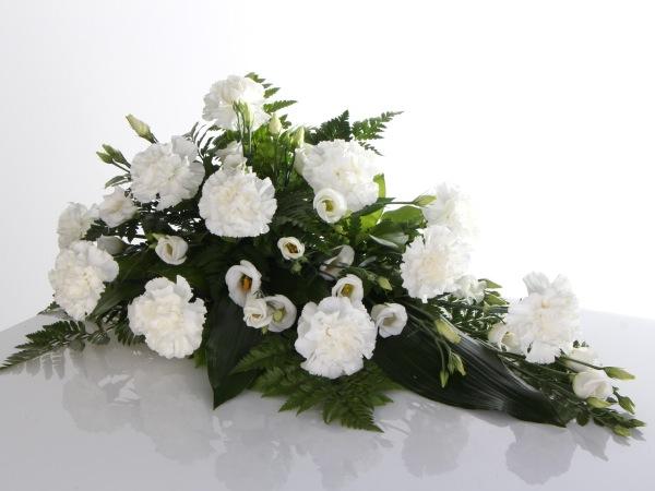 Kukkalaite valkoinen